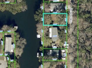 E Richard Dr, Weeki wachee, FL 34607