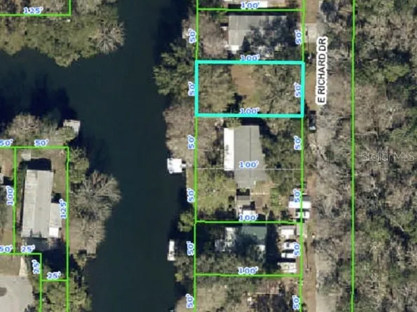 E Richard Dr, Weeki Wachee, FL 34607