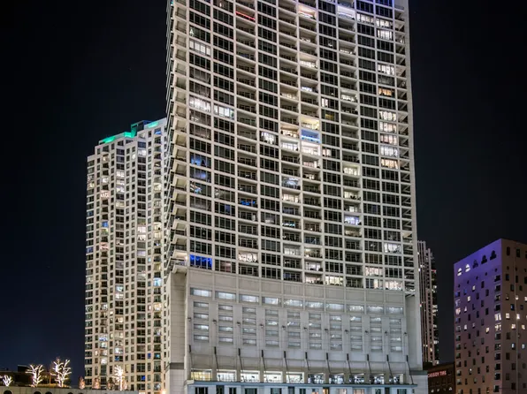 333 N Canal St APT 3002, Chicago, IL 60606