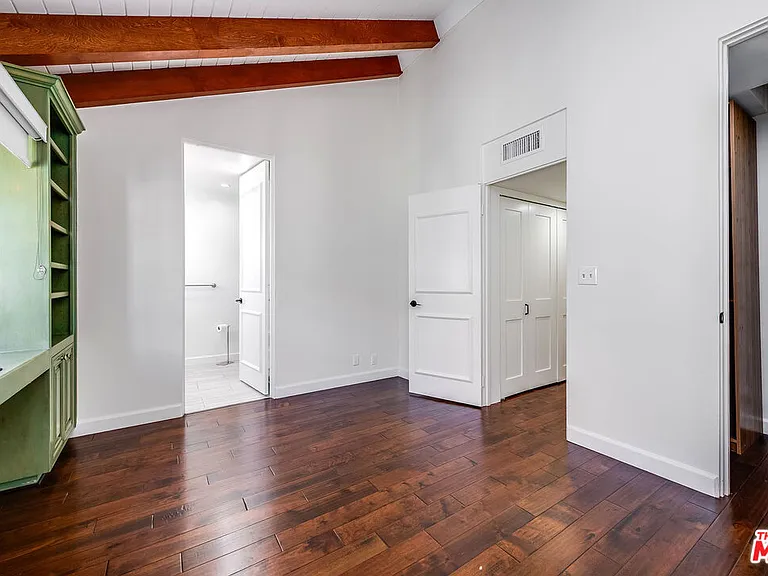 9507 W Olympic Blvd — Photo 28