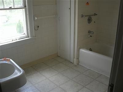 5th image of 130 Marson Dr