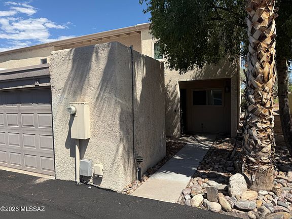 3rd image of 3750 N Country Club Rd