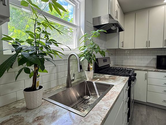 3rd image of 1886 E 71st St