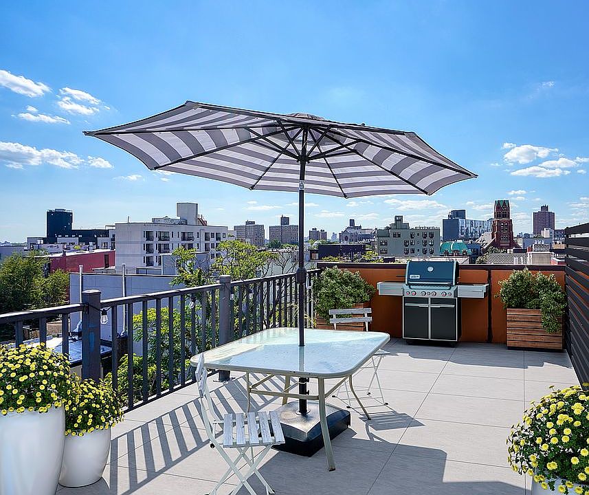 2nd image of 76 Jefferson St #2