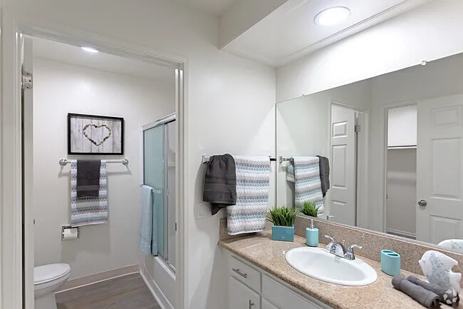 Westwood Executive House — Photo 19