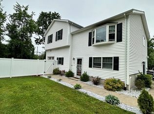5 Shore Dr, Salem, NH 03079