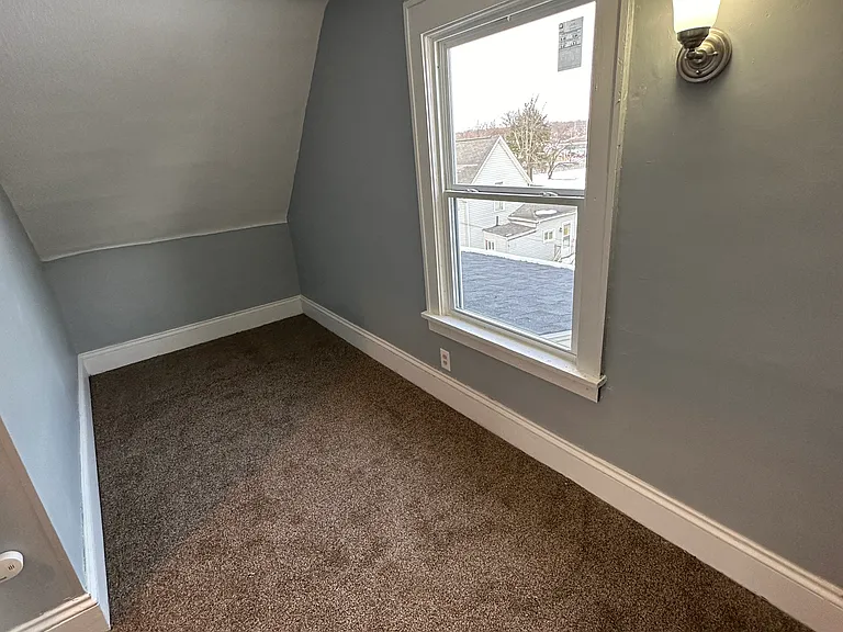 Upstairs Bedroom 4