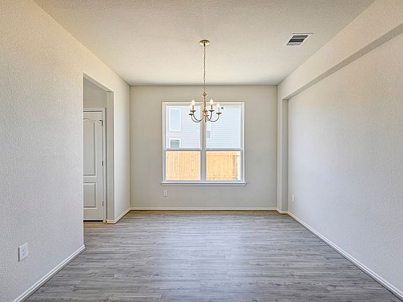 4th image of 673 Woodhaven Lakes Dr