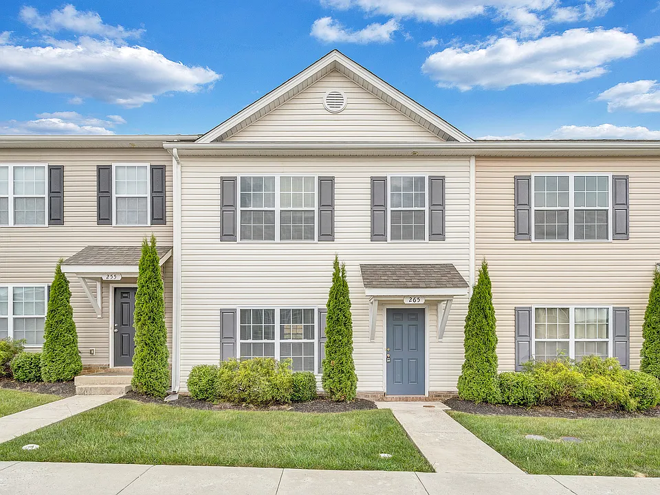 770 New Village Dr NW
