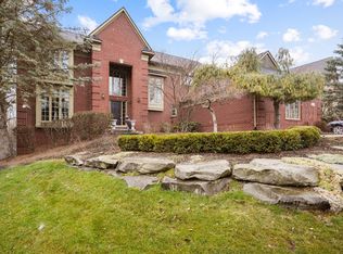 1641 Croft Hill Dr, Rochester Hills, MI 48306