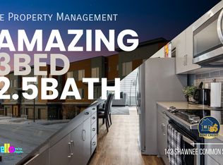 142 Shawnee Rise SW #Na, Calgary, AB T2Y 2S3