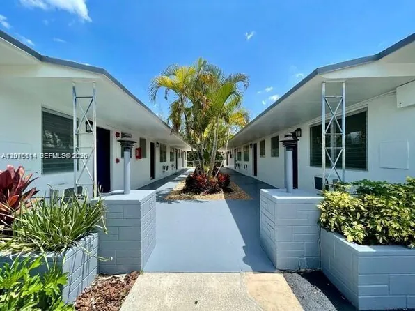 13035 Emerald Dr, Miami, FL