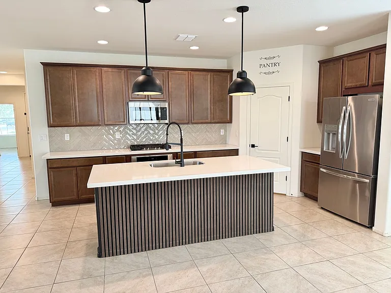 5748 N 194th Ave — Photo 23