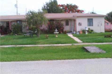1st image of 121 Banyan Dr
