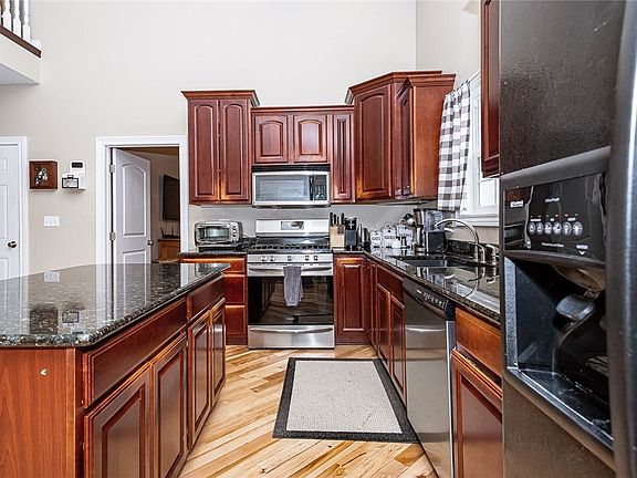 2nd image of 2624 Kingston Dr