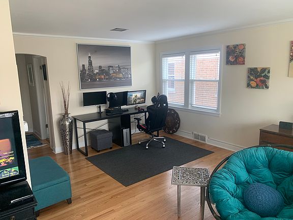 4th image of 6047 N Sauganash Ave
