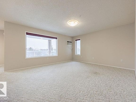 4th image of 69 Crystal Ln #302