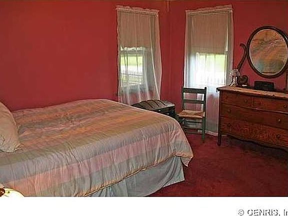 5th image of 122 East Ave
