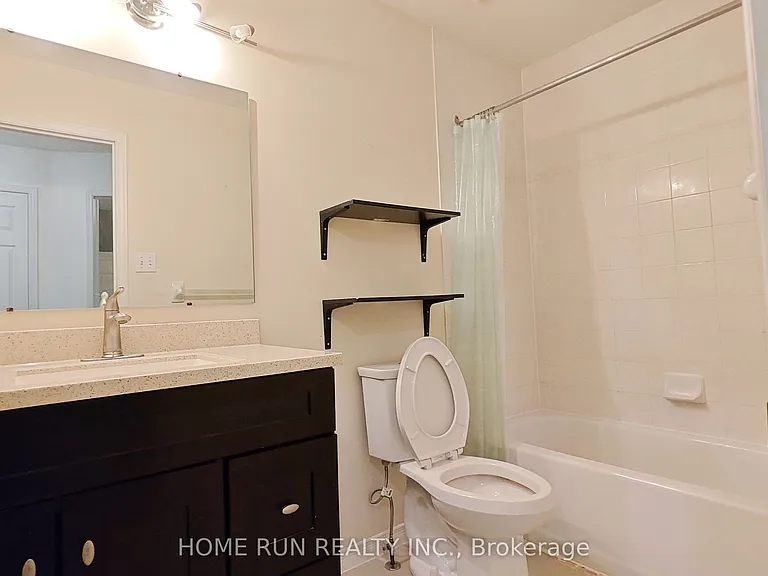 152 Thornbury Cres — Photo 32