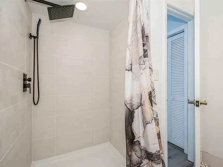 8208 NW 8th Pl — Photo 20