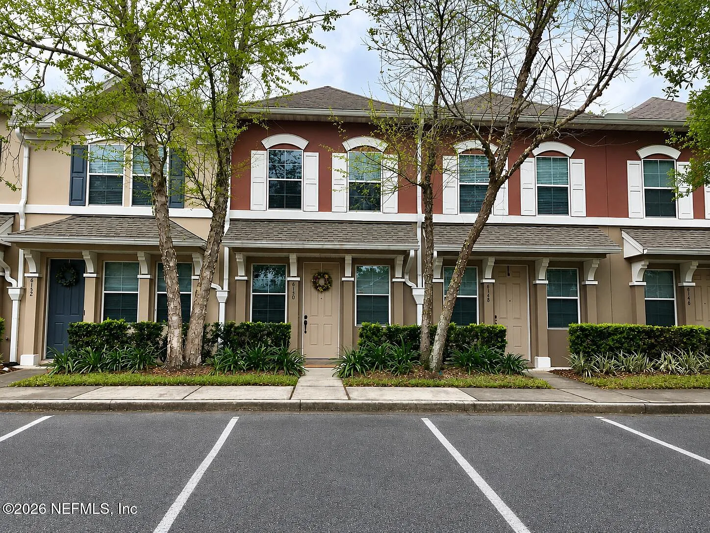 2 bed, 2.5 bath, 1360 sqft, $1,750 — Photo 1