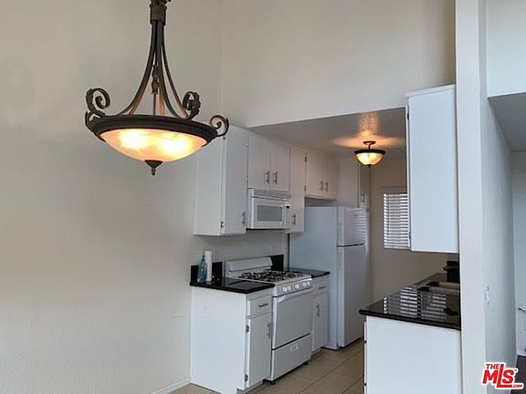 5th image of 4353 Coldwater Canyon Ave APT 301