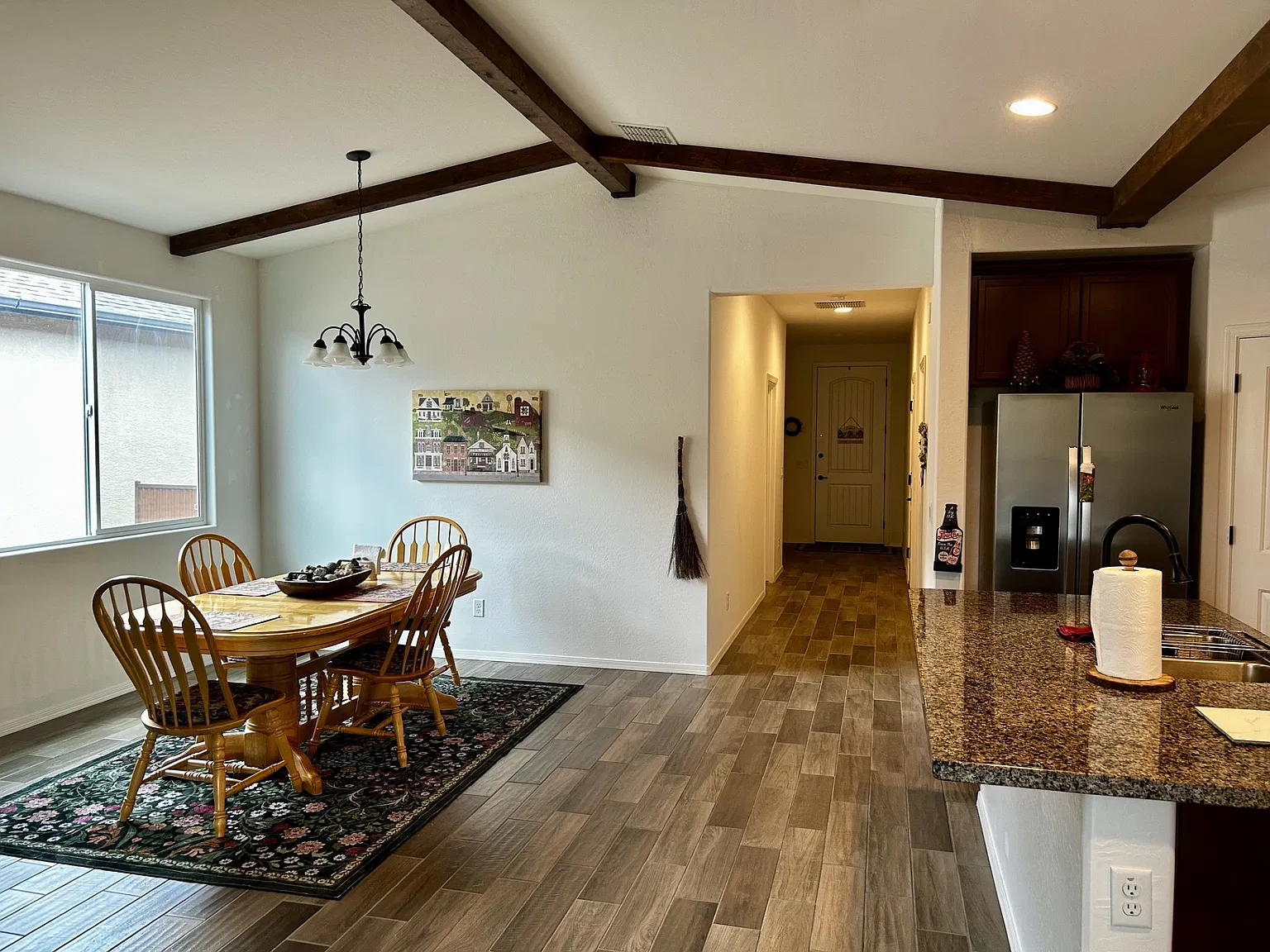 3 bed, 1594 sqft, $2,400 — Photo 4