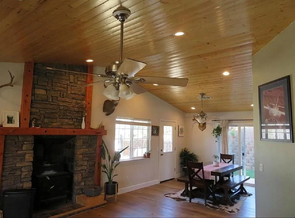 Building Photo - 17981 Pine Needle Dr
