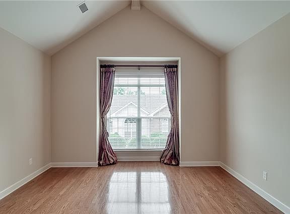 4th image of 7050 Sunrise Cir