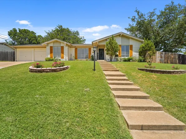 3904 Georgian Dr, Haltom City, TX 76117