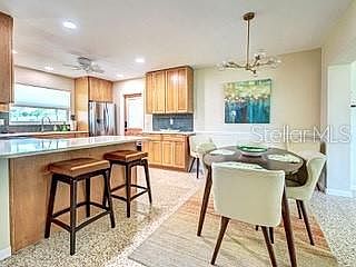 5th image of 220 Glen Oak Rd