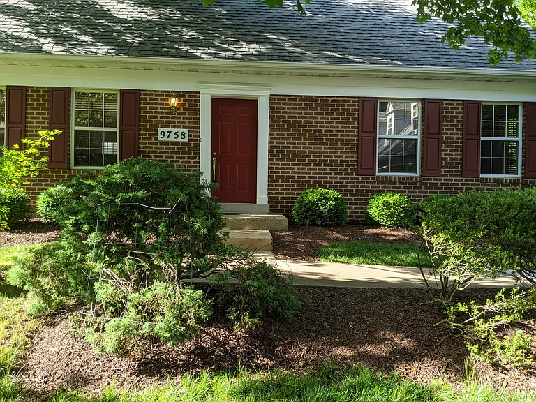 9758 Pleasant Gate Ln — Photo 2