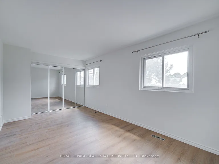 3500 Glen Erin Dr #4 — Photo 20