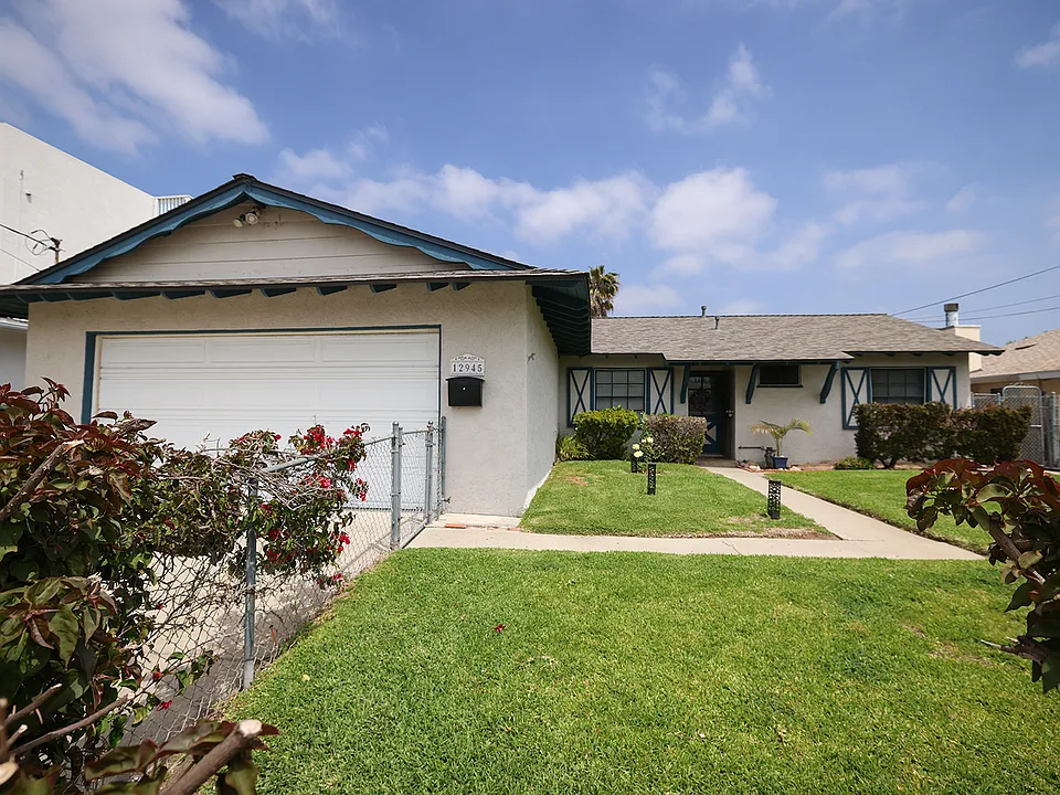 12945 Carriage Rd