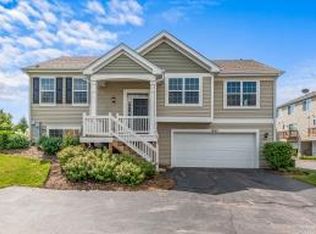 1690 Ruby Dr, Pingree Grove, IL 60140