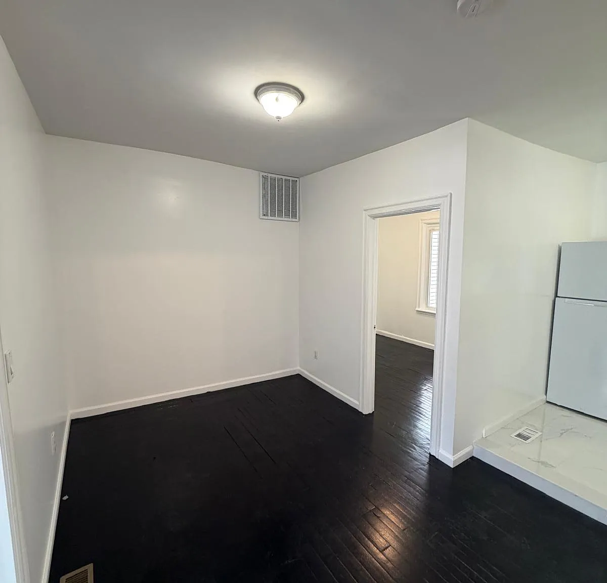 2 bed, 1200 sqft, $2,200 — Photo 2
