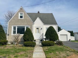 210 N 5th Ave, Manville, NJ 08835