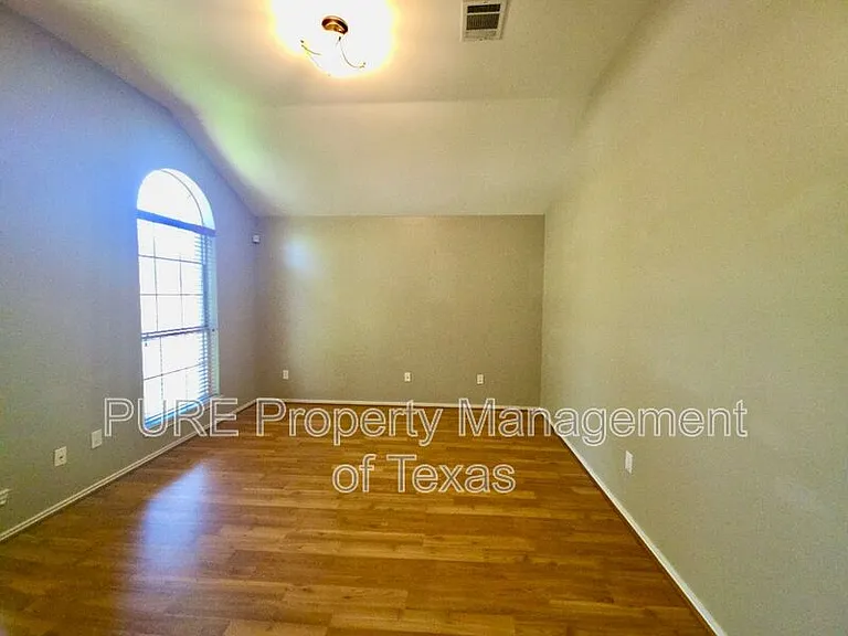 1604 Copperhead Cv — Photo 3