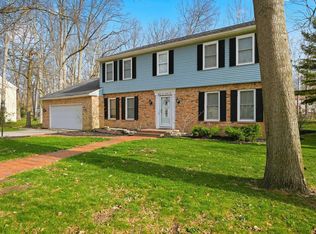 8121 Roanoke Dr, Fort Wayne, IN