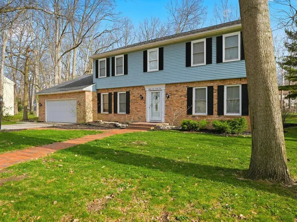 8121 Roanoke Dr, Fort Wayne, IN 46835