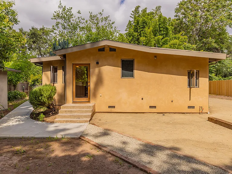136 S Poli St — Photo 14