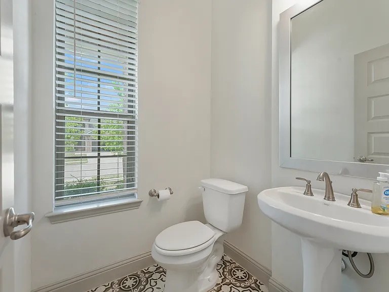 3208 Heathrow Rd — Photo 7