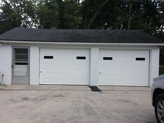 3rd image of 202 Colonial Dr