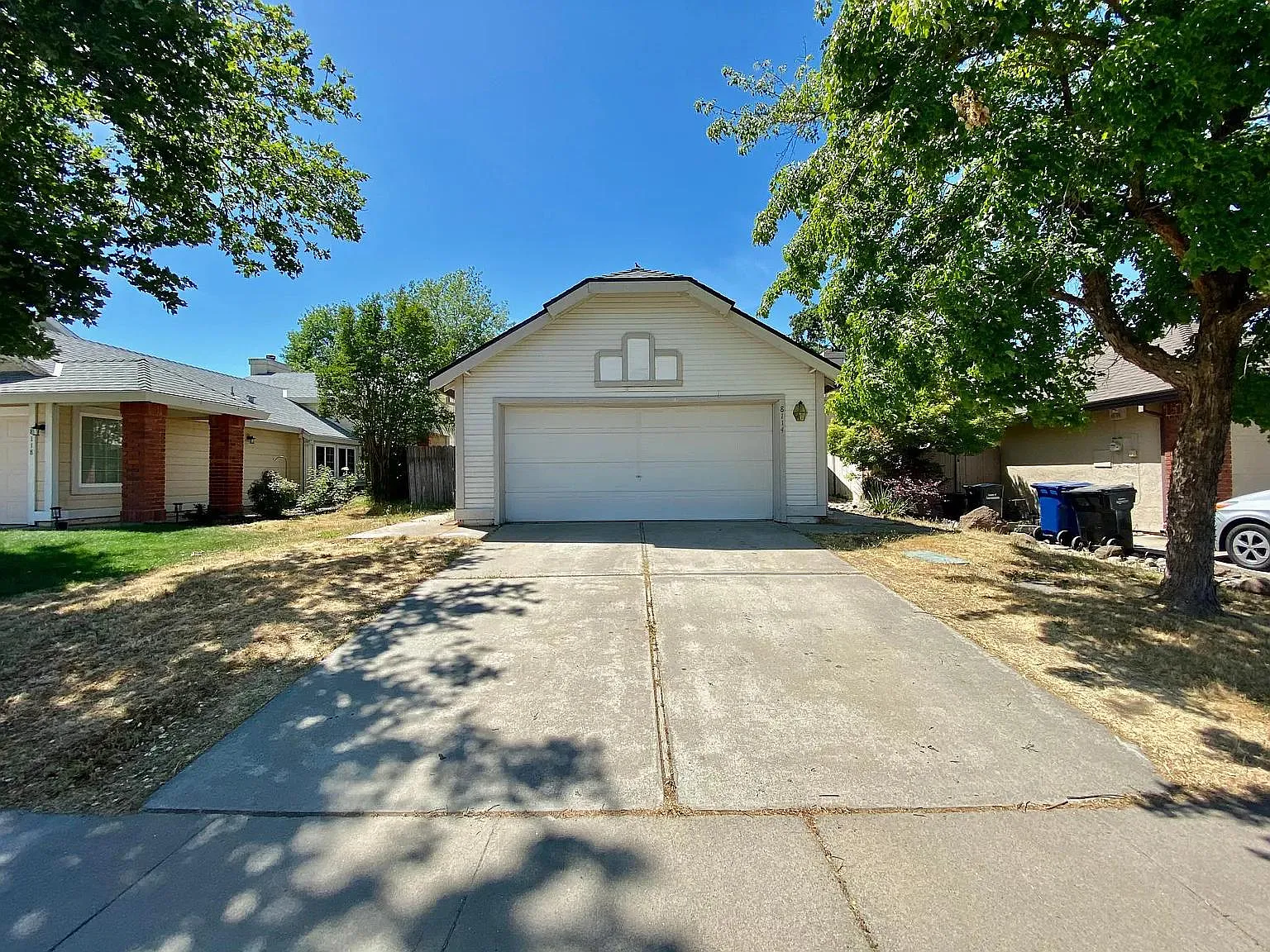 8114 Kingsbridge Dr photo 1