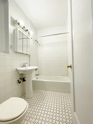 Rented by Rachel Realty | media 23