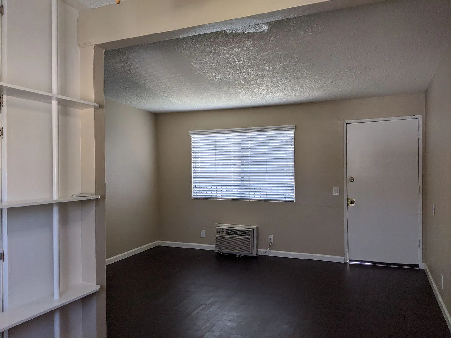 11760Corl — Photo 2