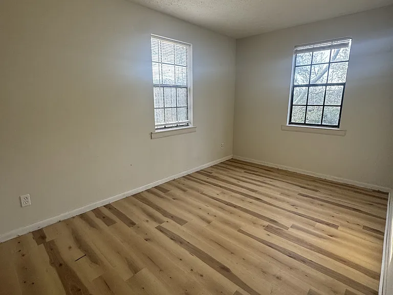 1179 Pinecrest Rd — Photo 5