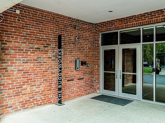 4th image of 448 W Nationwide Blvd APT 221