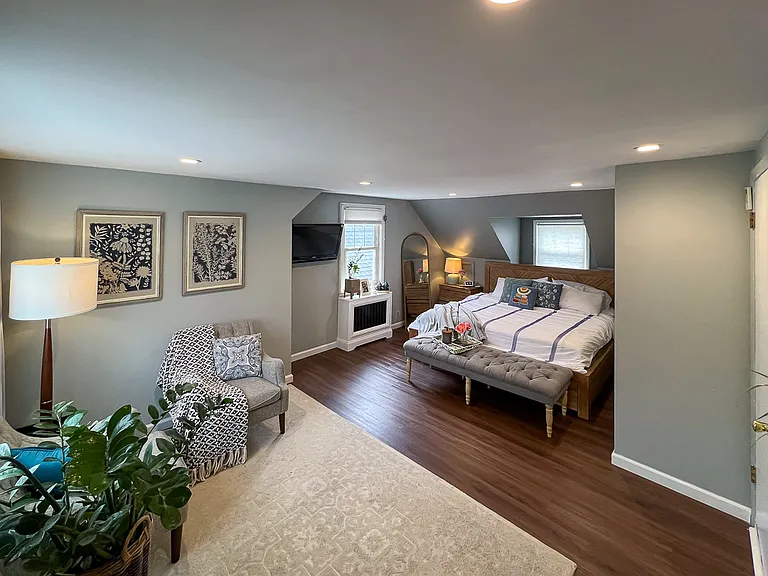 18 New Hyde Park Rd — Photo 14