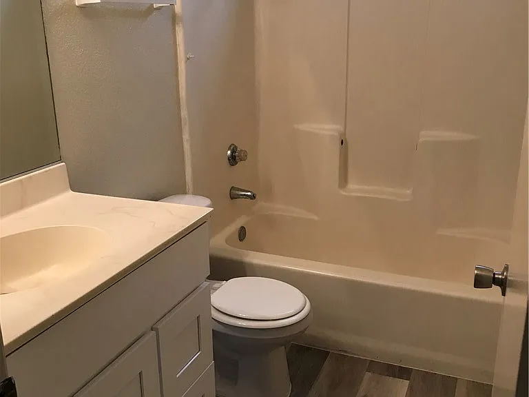 2129 Woodberry Ave #4 — Photo 6
